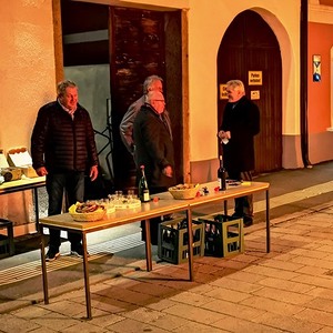 Karsamstag, 30. März: Osterfeuer mit Osteragape nach der Osternacht