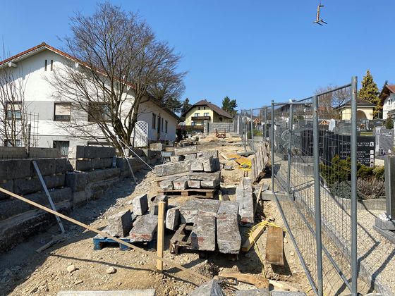 Friedhofsmauer in Mehrnbach