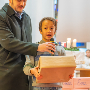 Am Christkönigs-Sonntag wurden in der Pfarrkirche Kirchdorf an der Krems beim Sonntagsgottesdienst neue MinistrantInnen aufgenommen