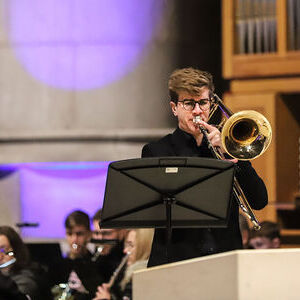 Anlässlich 100 Jahre Mariendom fand am 24. November 2024 ein Benefizkonzert des Landesjugendblasorchesters im Mariendom statt.