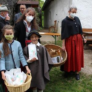 Für die Kinder gibt es Jausensackerl.