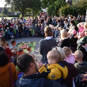 Apfel-Lied der Kinder des Kindergartens