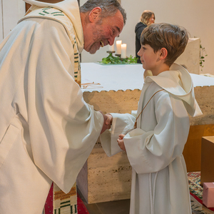 Am Christkönigs-Sonntag wurden in der Pfarrkirche Kirchdorf an der Krems beim Sonntagsgottesdienst neue MinistrantInnen aufgenommen