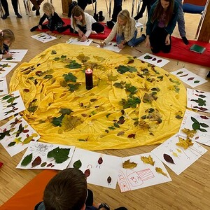 Blätter färben den Herbst bunt