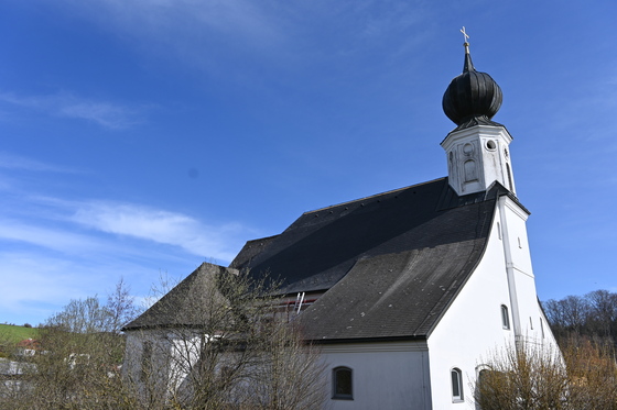 Dachrenovierung Pfarrkirche Pramet