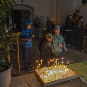 Frieden - Schalom war das Thema der Nacht der 1000 Lichter in der Pfarre Kirchdorf an der Krems. 