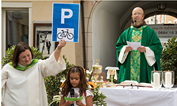 Bike & Pray am Stadtplatz Braunau.