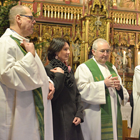 Amtseinführung von Pfarrer und Pfarrvorständ:innen in der neuen Pfarre Hausruck-Ager / © Pfarre Hausruck-Ager / Gerhard Hüttner Amtseinführung von Pfarrer und Pfarrvorständ:innen in der neuen Pfarre Hausruck-Ager