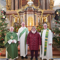Amtseinführung von Pfarrer und Pfarrvorständ:innen in der neuen Pfarre Lambach-Haag / © Pfarre Lambach-Haag / Markus Eckerstorfer Amtseinführung von Pfarrer und Pfarrvorständ:innen in der neuen Pfarre Lambach-Haag